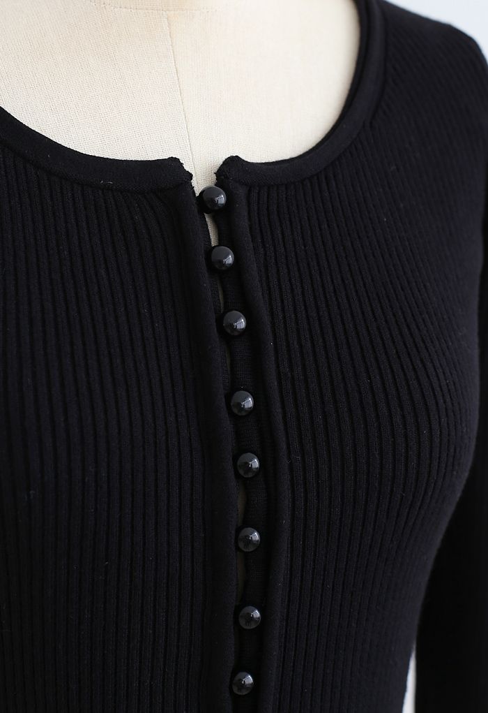 Ribbed Knit Buttoned Crop Top in Black