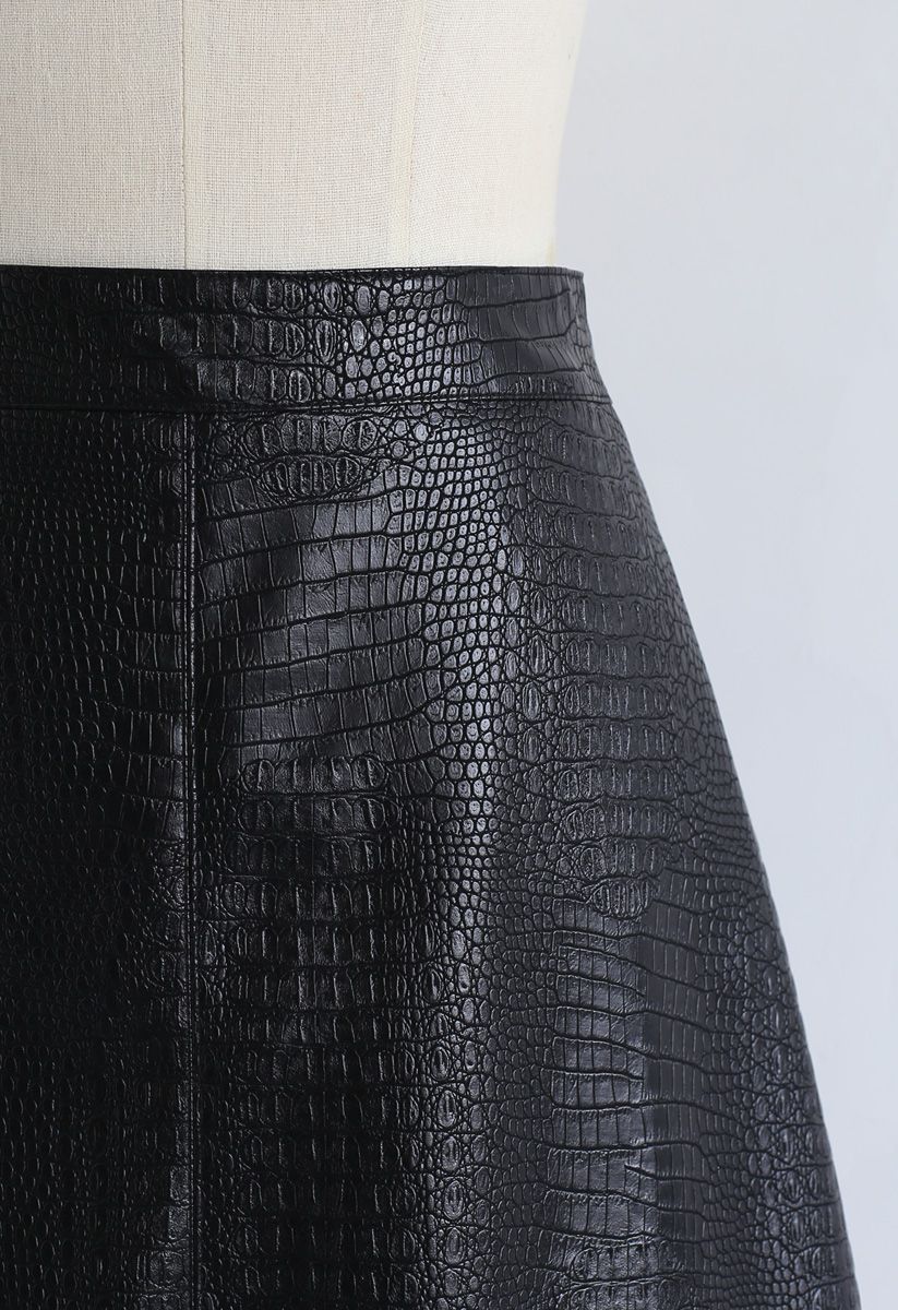 Crocodile Print Faux Leather Skirt in Black
